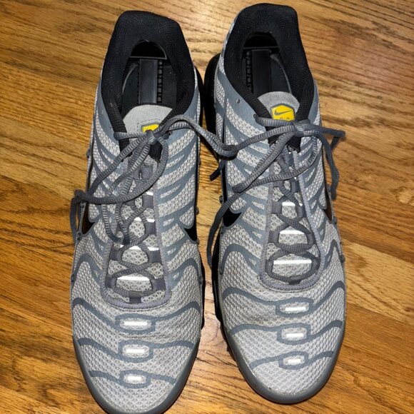 Nike Air Max Plus Tn Gray & Black Mens Sneakers Size 13 - Picture 2 of 11